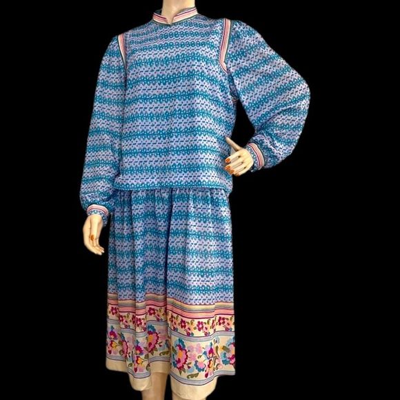 Vintage Abstract Floral 70s Femme Dress - Picture 2 of 16